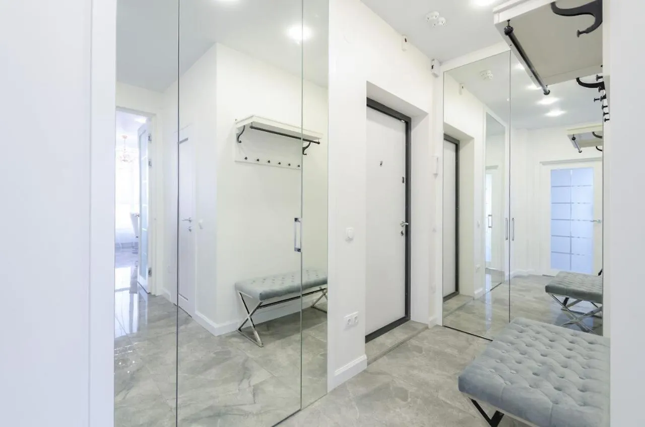 Kyiv White Apartment Victory
