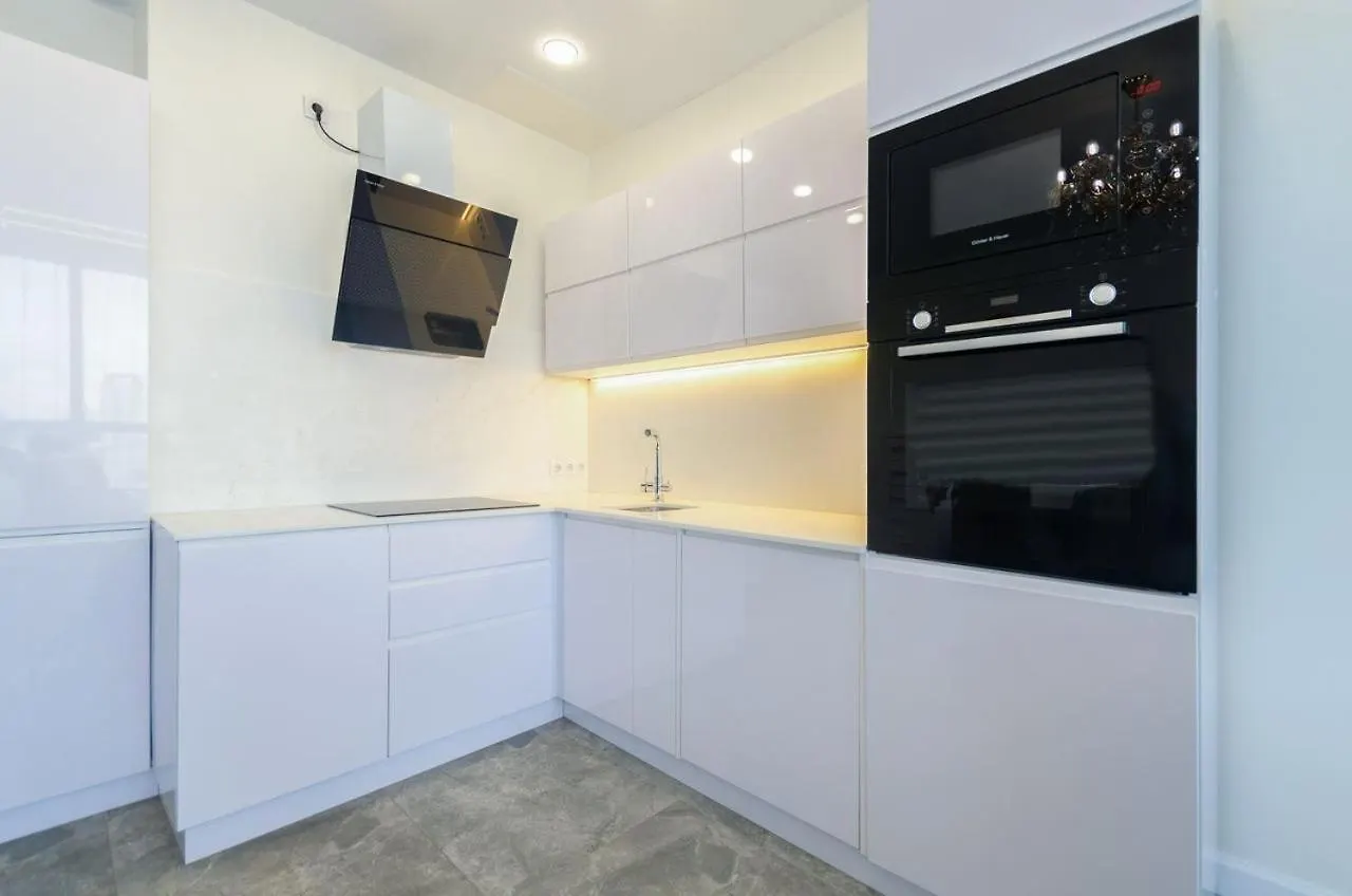 Kyiv White Apartment Victory