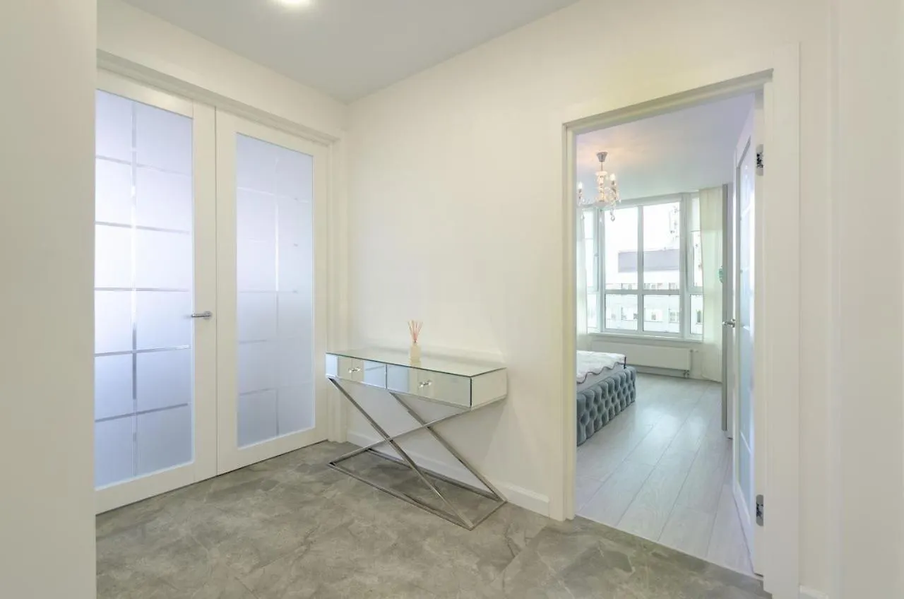 Kyiv White Apartment Victory